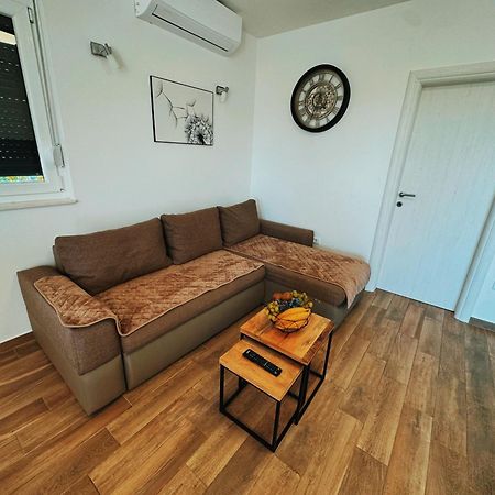 Milano Apartment โรกอซนิซา ภายนอก รูปภาพ