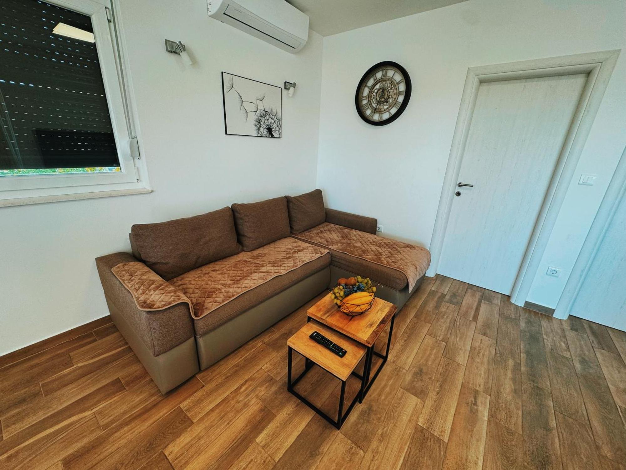 Milano Apartment โรกอซนิซา ภายนอก รูปภาพ