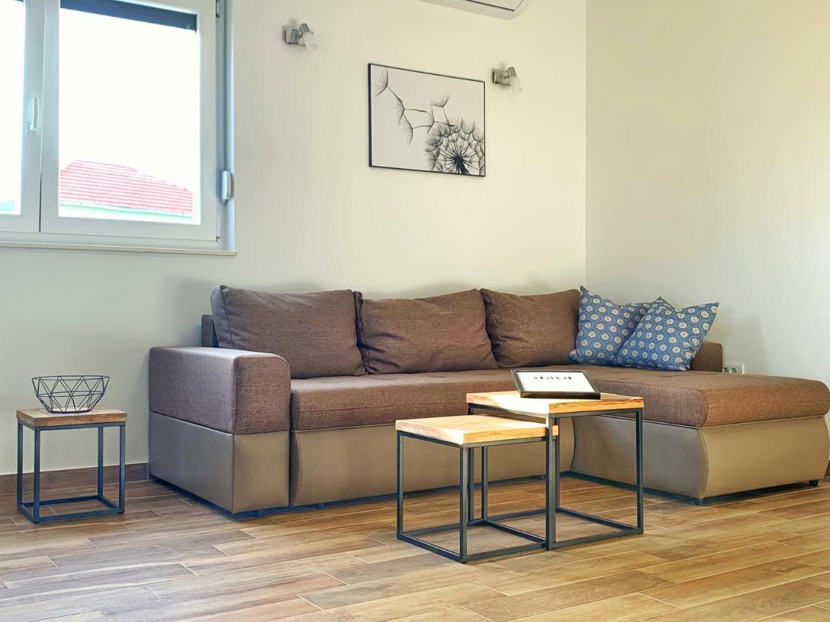 Milano Apartment โรกอซนิซา ภายนอก รูปภาพ